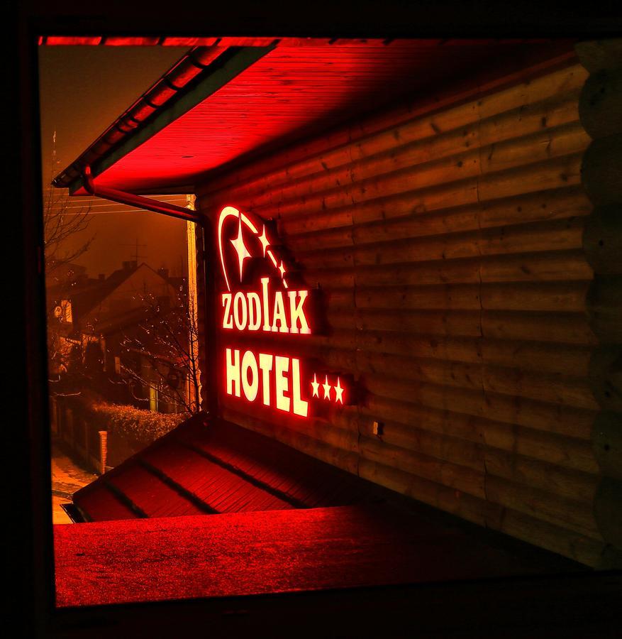 Hotel Zodiak Radomsko Exterior foto